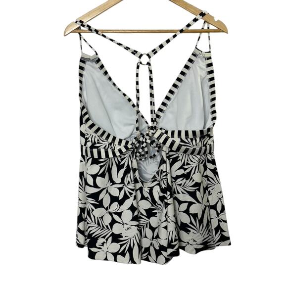 Swimsuits For All Black & White Floral Loop Strap Tankini Top Size 24 New - Picture 6 of 7